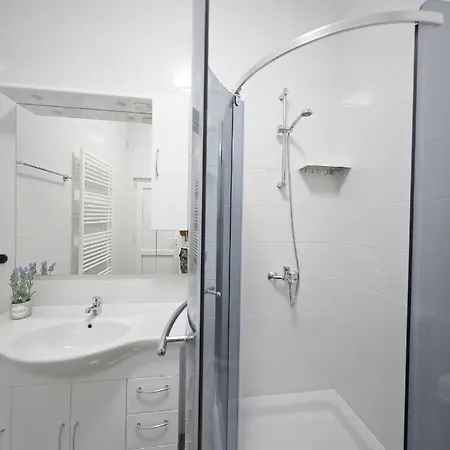 Rudi Apartment Vir