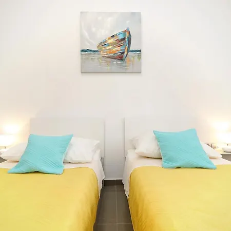 Rudi Apartment Vir